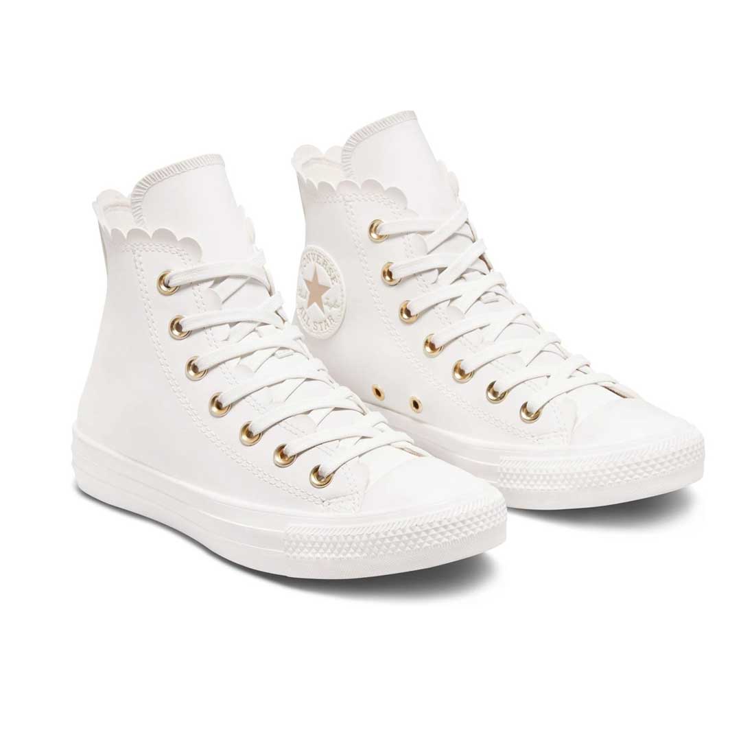 White high top hot sale converse or low