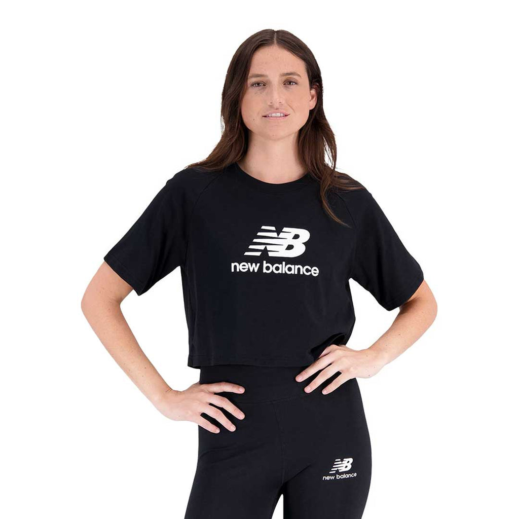 New Balance - T-shirt court à logo Essentials pour femme (WT31534 BK)