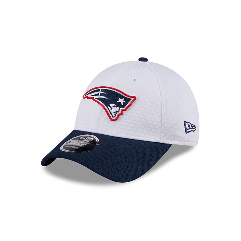 New Era - Casquette snapback 9FORTY du camp d'entraînement NFL des Patriots de la Nouvelle-Angleterre (60507653)