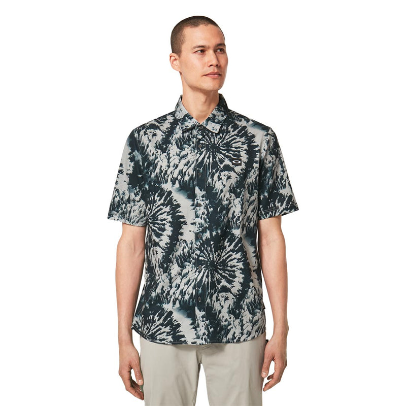 Oakley - Men's MTN Dyed Woven Short Sleeve Shirt (FOA403752 96W)