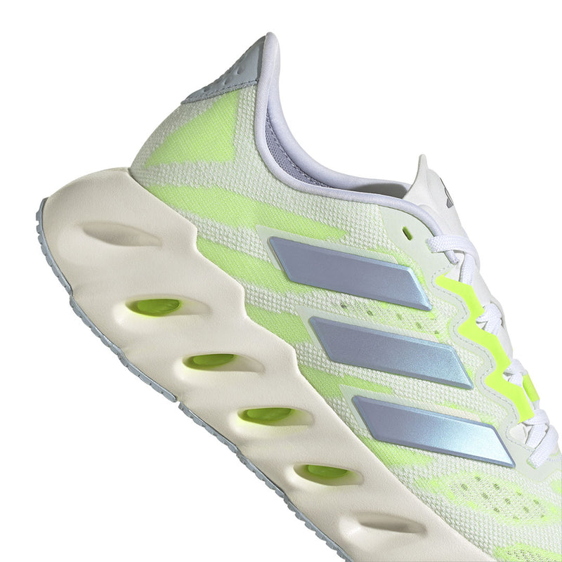 adidas - Chaussures Switch FWD pour femmes (FZ5685) 