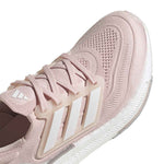 adidas - Chaussures Ultraboost Light pour femmes (HQ8600)