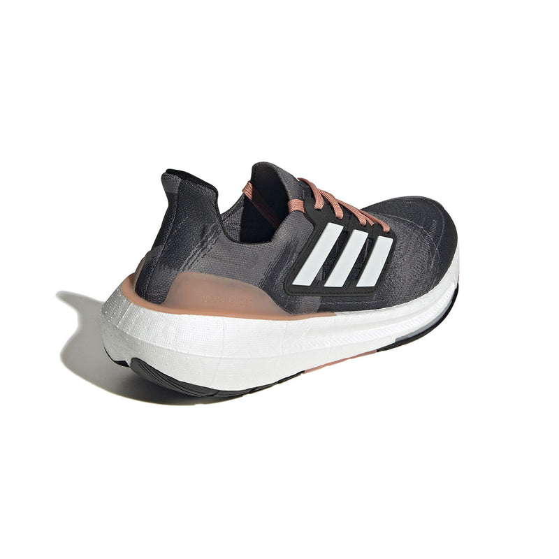 adidas - Chaussures Ultraboost Light pour femmes (IE1745) 