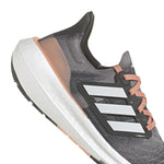 adidas - Chaussures Ultraboost Light pour femmes (IE1745) 